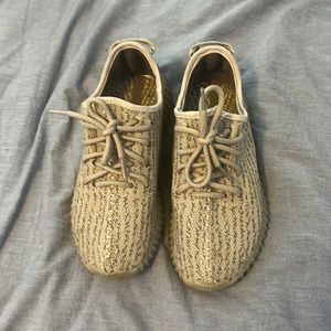 Yeezy 350v1 “Moonrock”